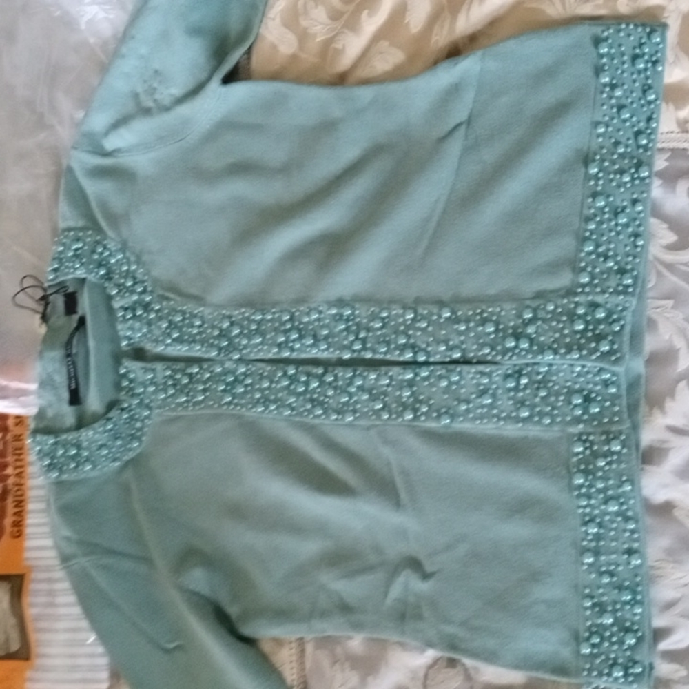 Sweater - Picture 2 of 4